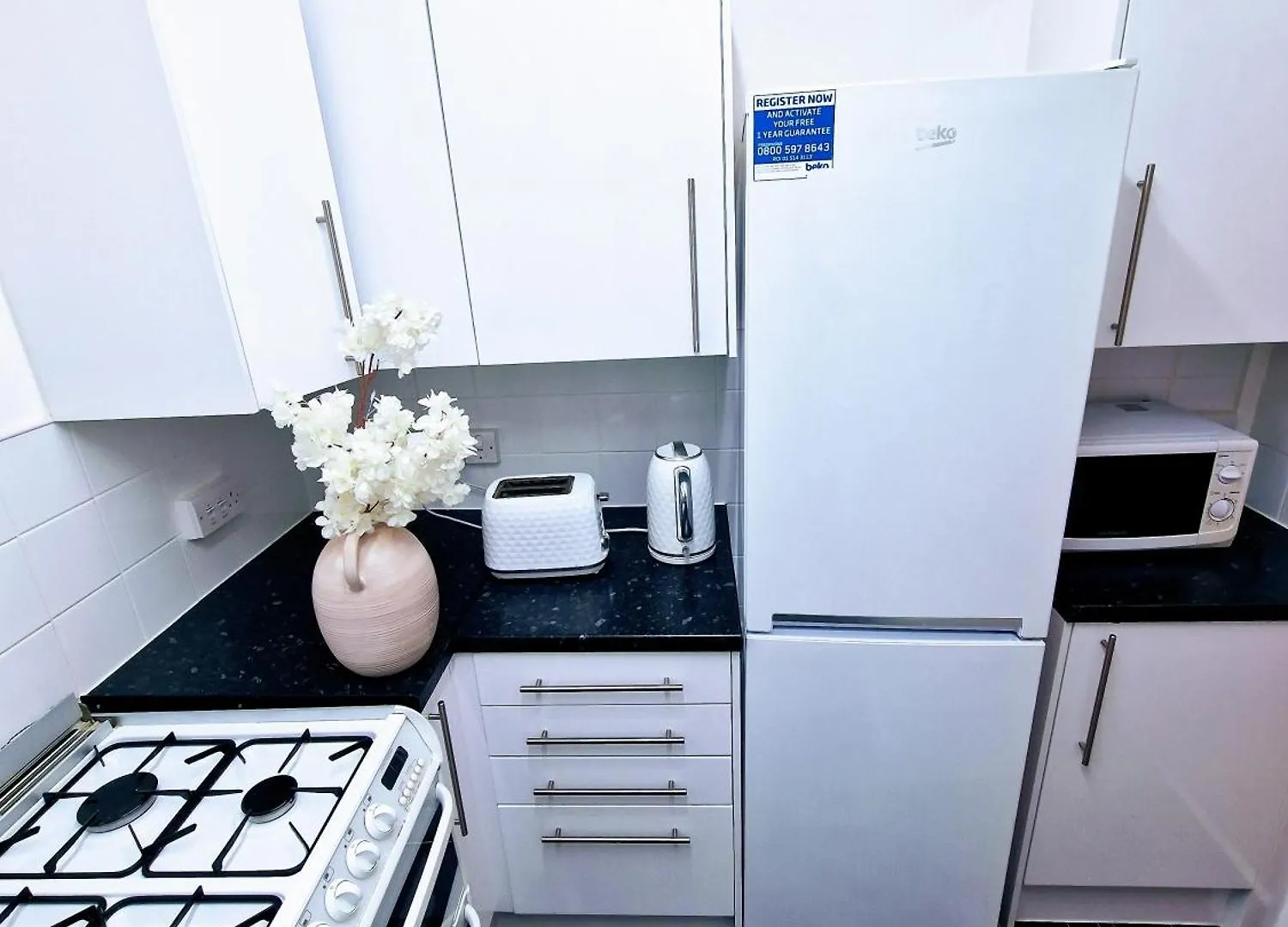 1 Bedroom Flat London 0*,